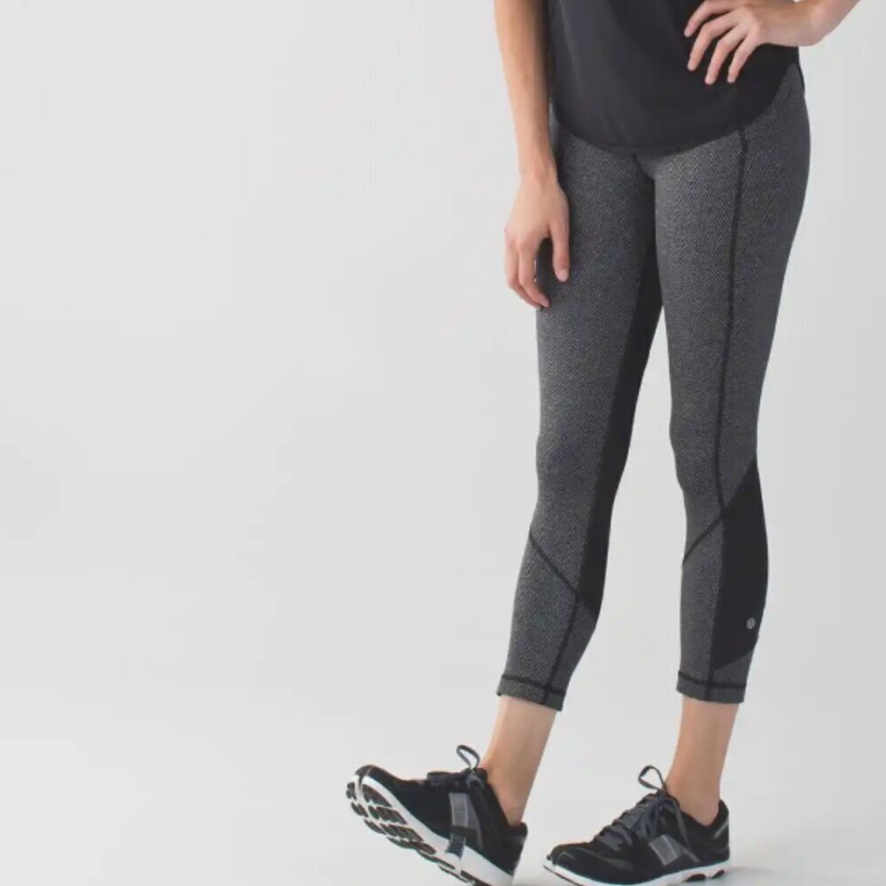 Like New Lululemon Pace Rival Crop Giant Herringbone Black Heathered